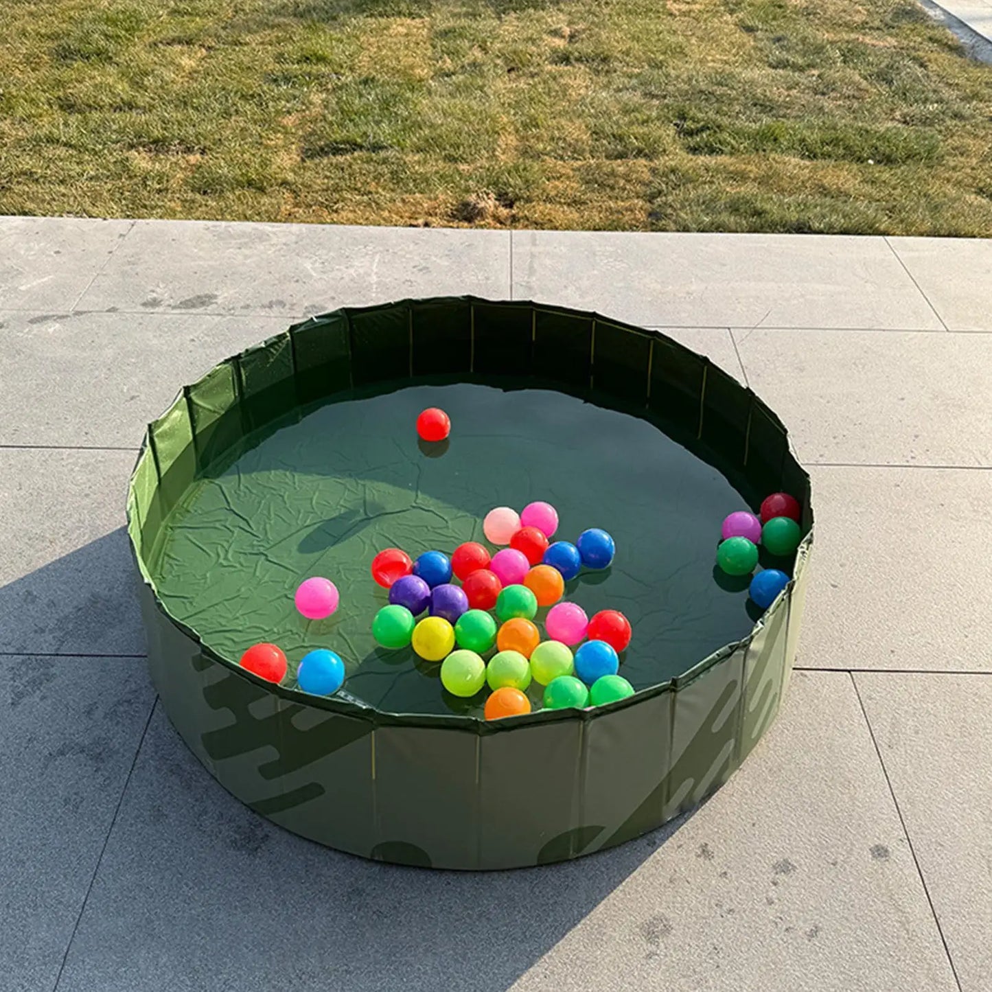 Heavy-Duty Foldable Dog Pool – Scratch-Resistant Portable Pet Bathing Tub with Drainage System